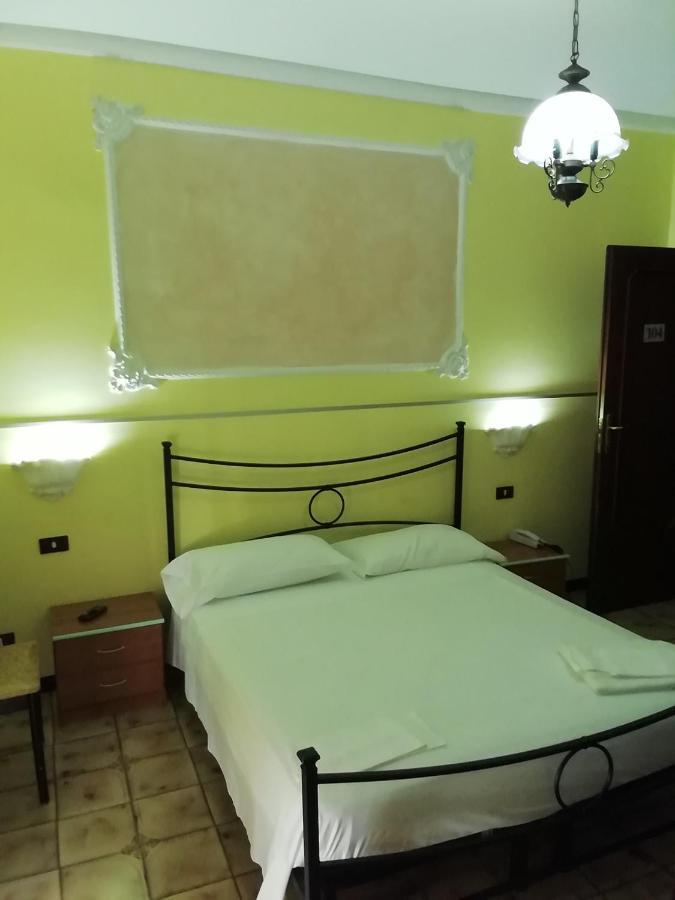 Hotel La Carina Гроттаминарда Экстерьер фото