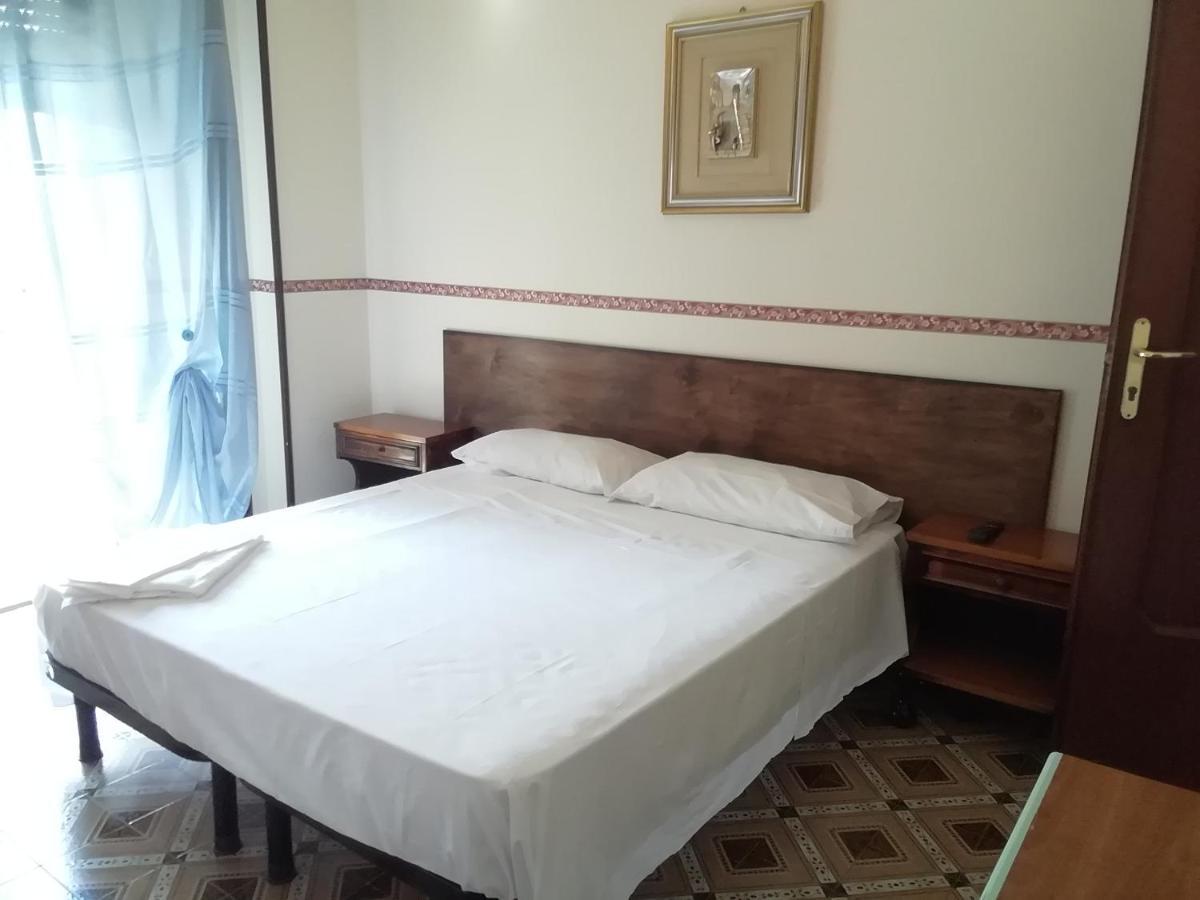 Hotel La Carina Гроттаминарда Экстерьер фото
